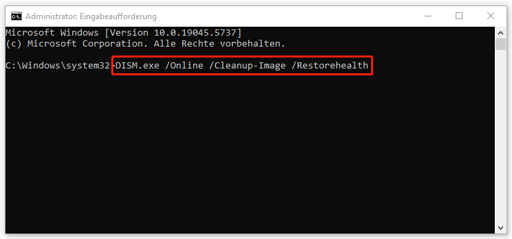 DISM.exe /Online /Cleanup-Image /Restorehealth im CMD-Fenster ausführen