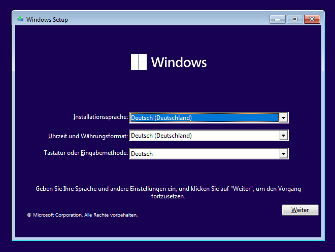 Ein Screenshot zum Festlegen der Sprache und der Uhrzeit im Windows Setup.