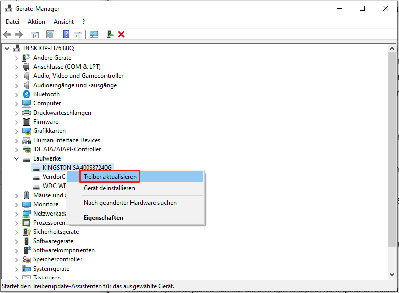 Das Geräte-Manager-Fenster mit allen Laufwerken und ausgewählter SSD zum Aktualisieren des Treibers.