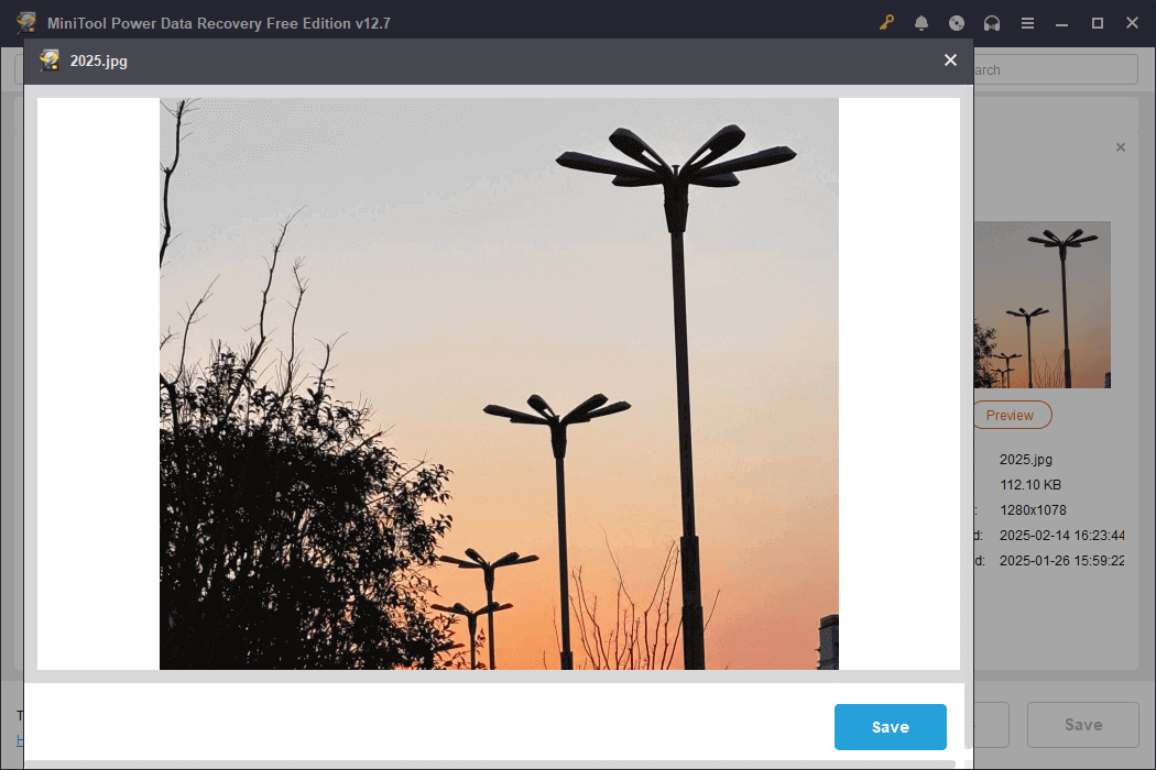 MiniTool Power Data Recovery interface showing a built-in preview window with a street lamp image.