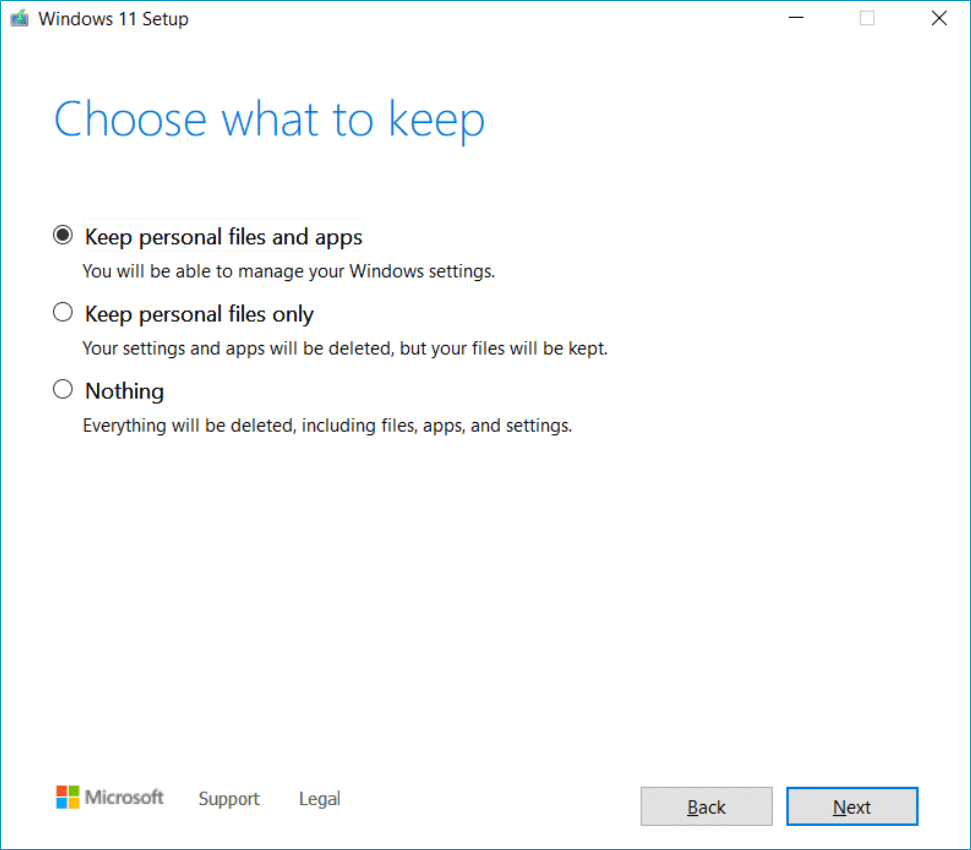 The Windows Setup interface for an in-place upgrade.