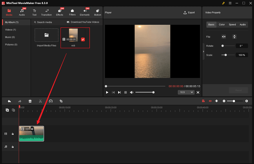 Ziehen Sie das hinzugefügte Video auf die Zeitleiste von MiniTool MovieMaker.