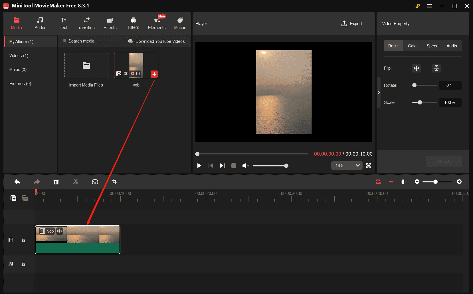 追加した動画をタイムラインにドラッグ&ドロップ