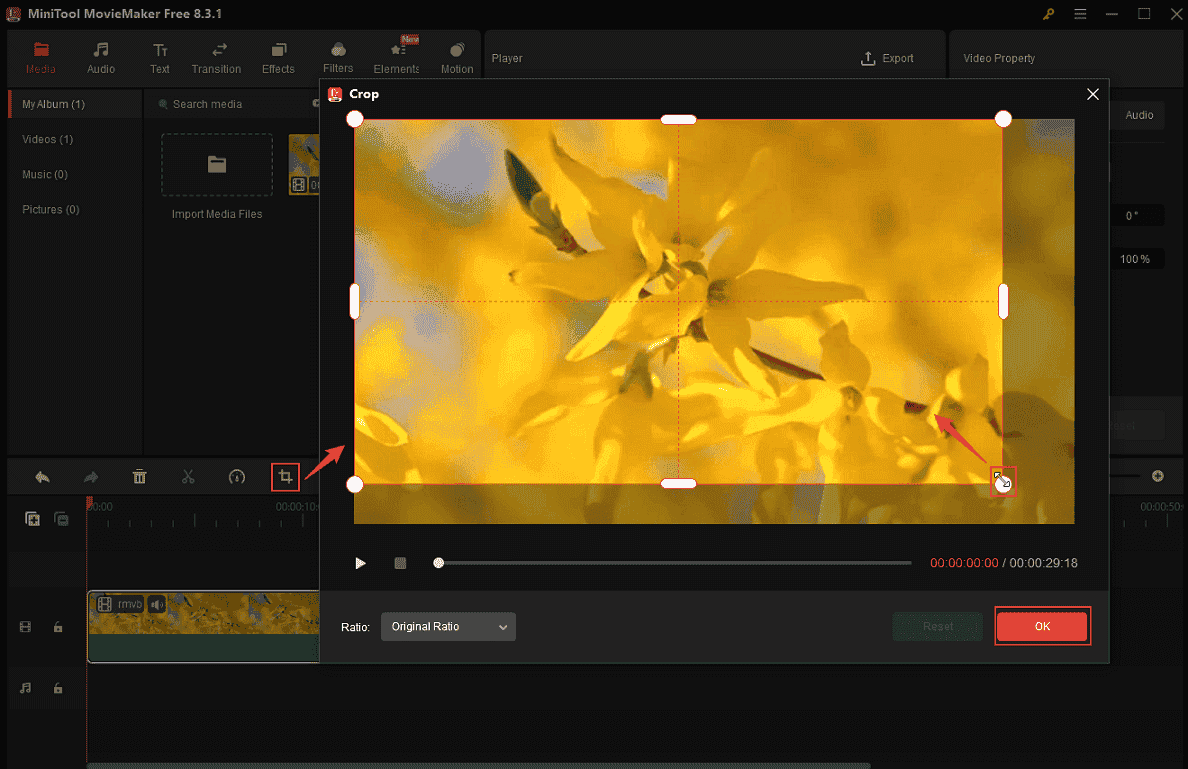 Drag the double-arrow icon to crop the video in MiniTool MovieMaker