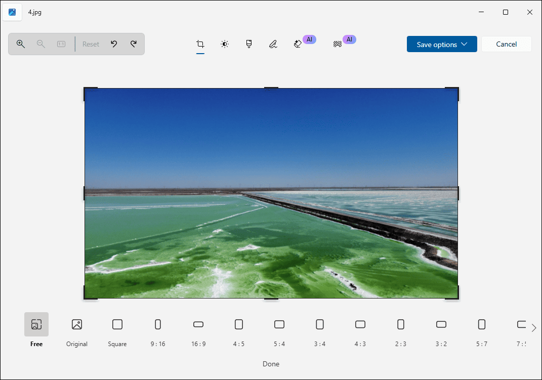 The cropping page of Microsoft Photos with all the aspect ratios shown.