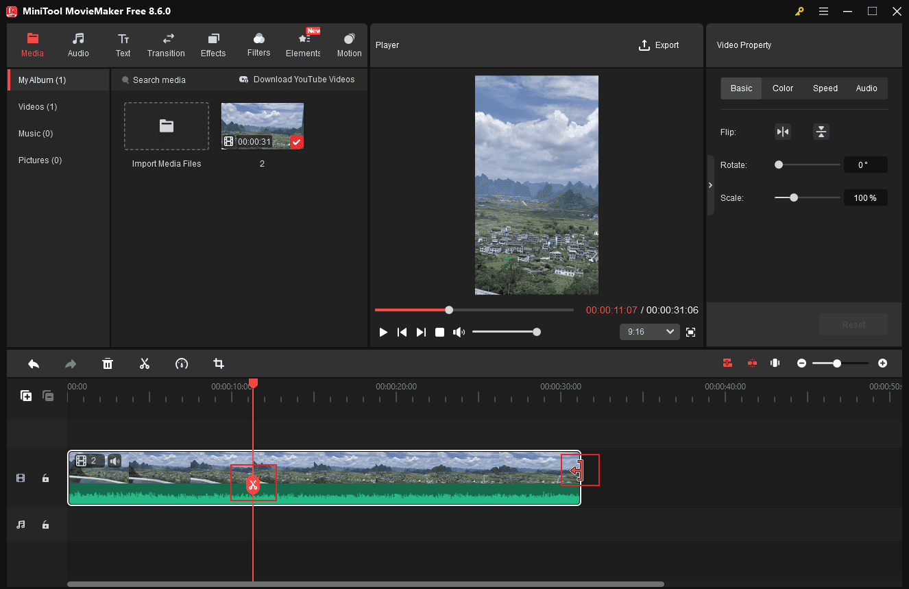 MiniTool MovieMaker interface with the selected Split and Trim icon.