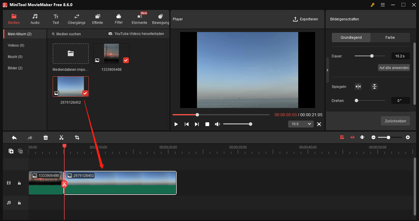 Hinzufügen der importierten Videos zur Timeline in MiniTool MovieMaker.