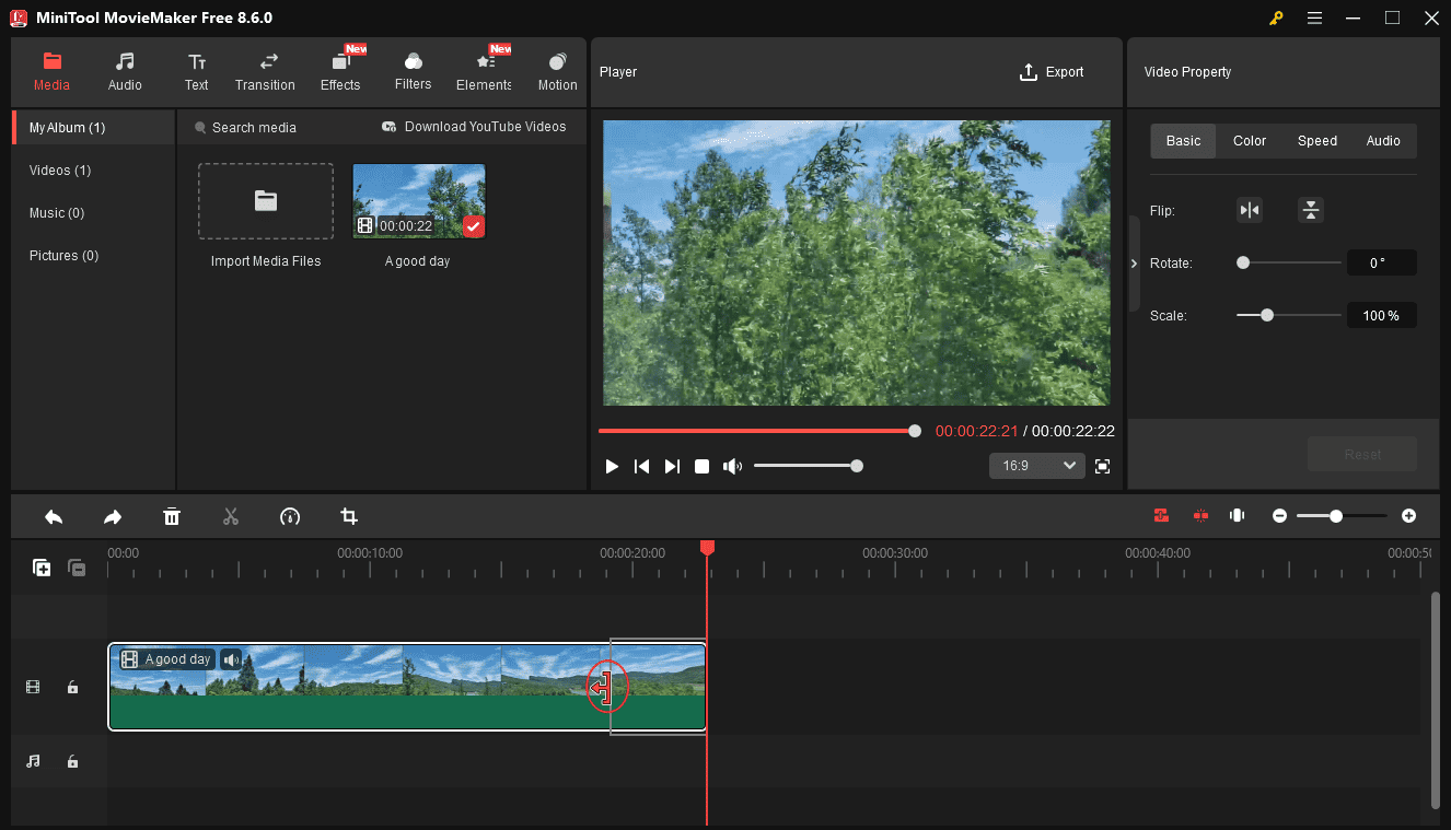 MiniTool MovieMaker interface with the highlighted trim icon on the timeline.