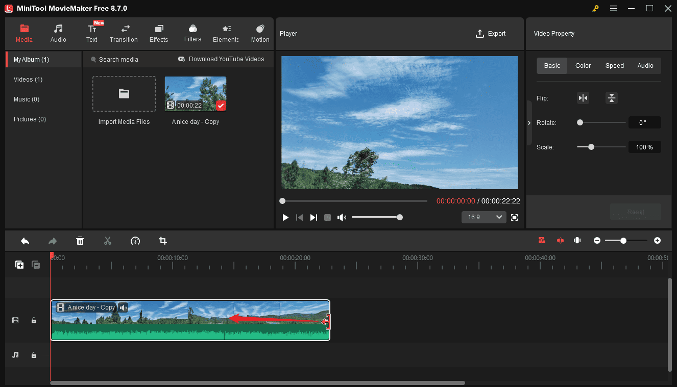 MiniTool MovieMaker interface showing how to trim a video.