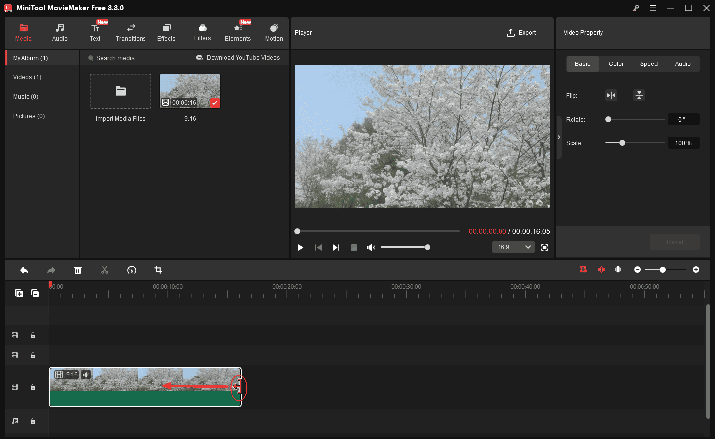 MiniTool MovieMaker interface showing how to trim a video on the timeline