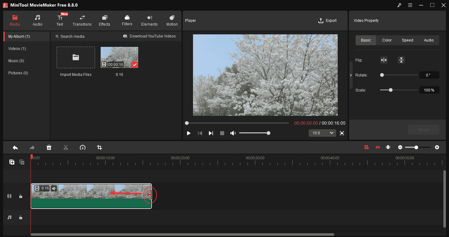 MiniTool MovieMaker interface showing how to trim a video on the timeline.