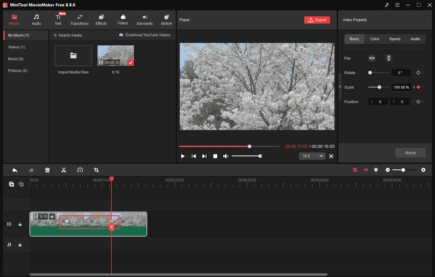 MiniTool MovieMaker interface showing a video on the timeline with two selected keyframes.