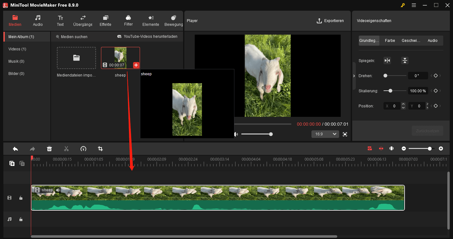 MiniTool MovieMaker Benutzeroberfläche zeigt, wie ein Video zur Zeitleiste hinzugefügt wird.