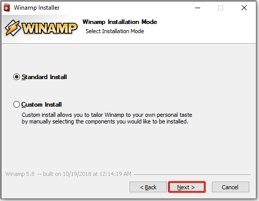 Winamp installation mode page with the standard install selected and the Next button highlighted.