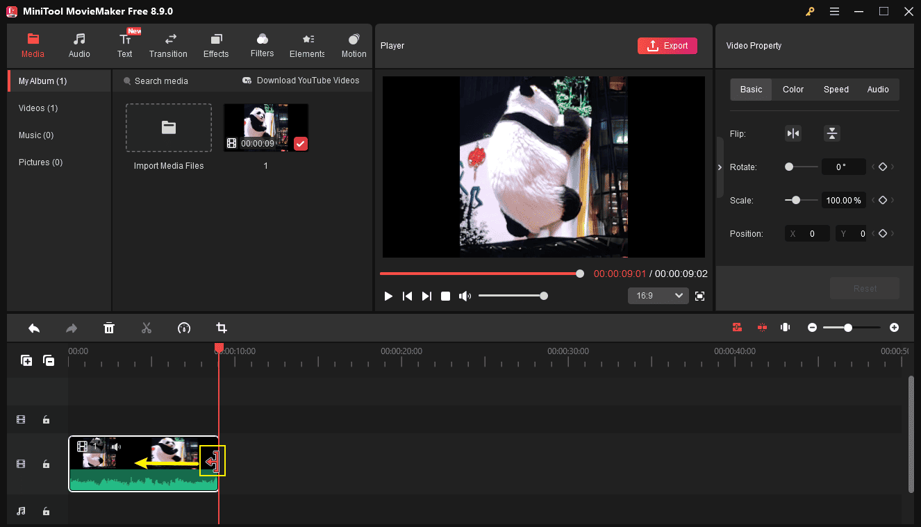MiniTool MovieMaker interface showing how to trim a video on the timeline.