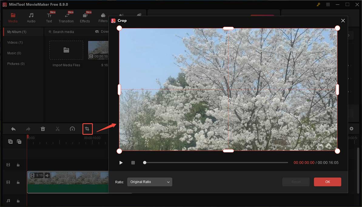 MiniTool MovieMaker interface showing how to crop a video.
