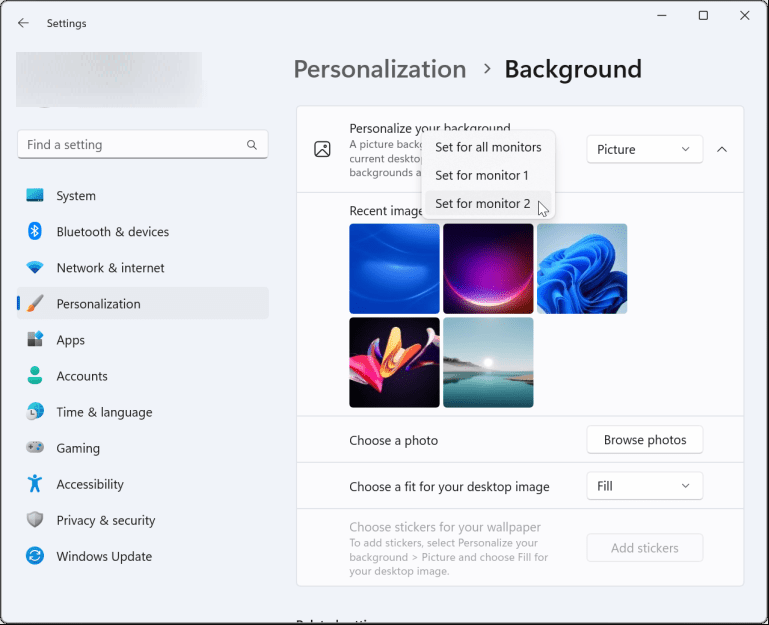set different wallpapers on dual monitors Windows 11