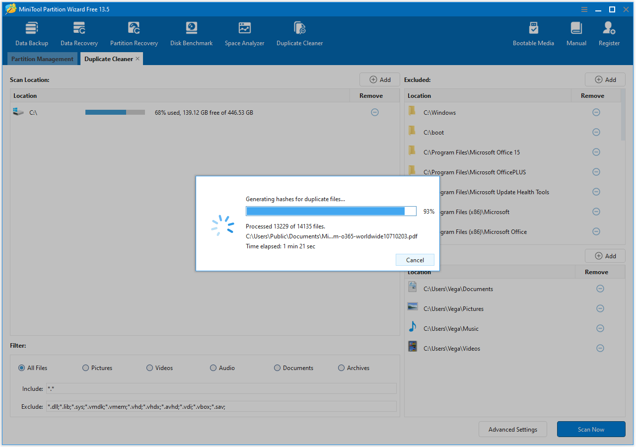 MiniTool Partition Wizard interface with Duplicate Cleaner is generating hashes for duplicate files.