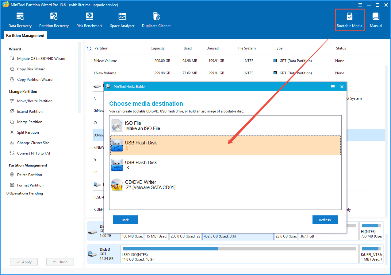 MiniTool Partition Wizard interface with the Media Builder window.