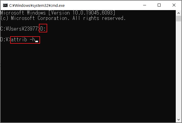 コマンドプロンプトでattrib -hコマンドを実行している画面