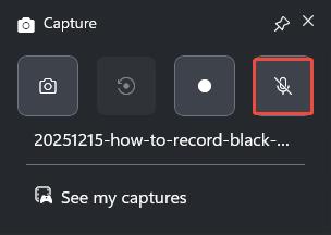 The Capture interface of Game Bar with the Microphone option selected.