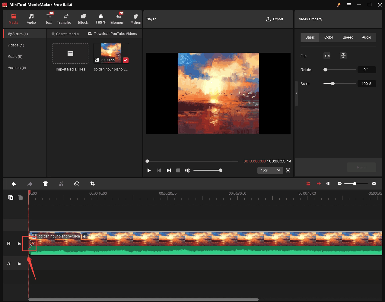 MiniTool MovieMaker interface showing the right facing arrow at the beginning of the video clip.