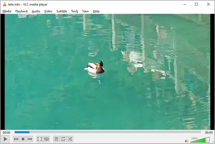 The VLC media player interface displays that an MKV video is playing.